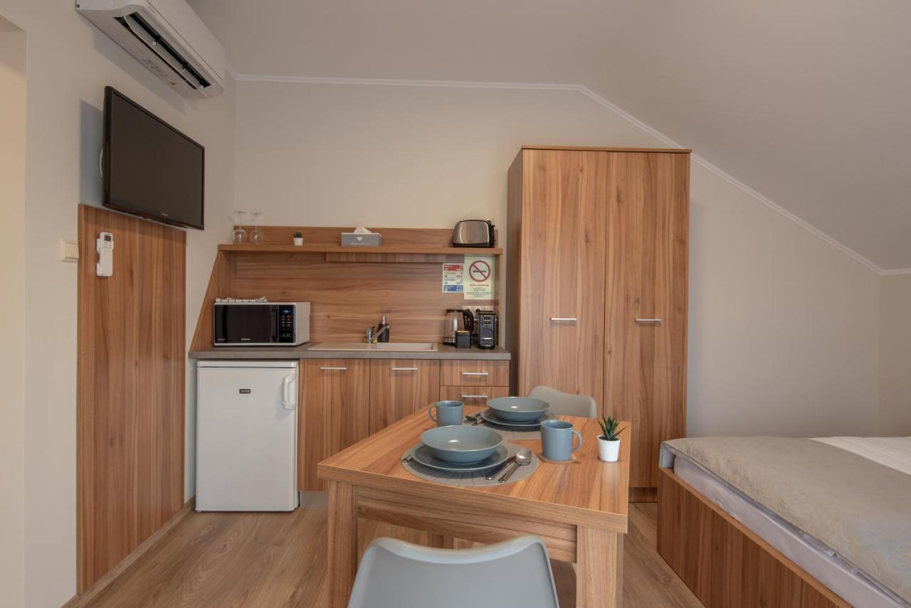 Hidfo Apartman-Nyugalom Szigetei Гюла Екстериор снимка